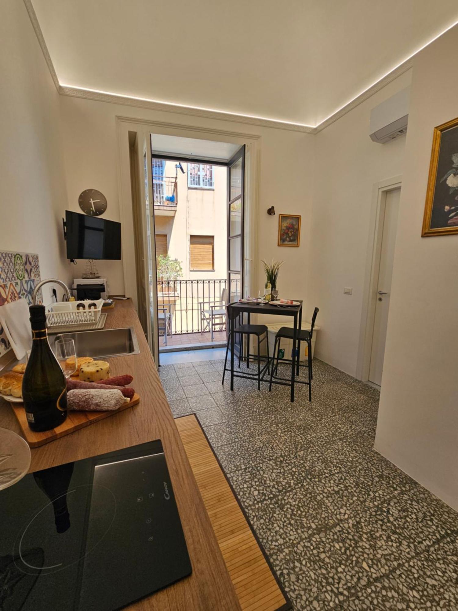 Grey House Apartments Catania Bagian luar foto