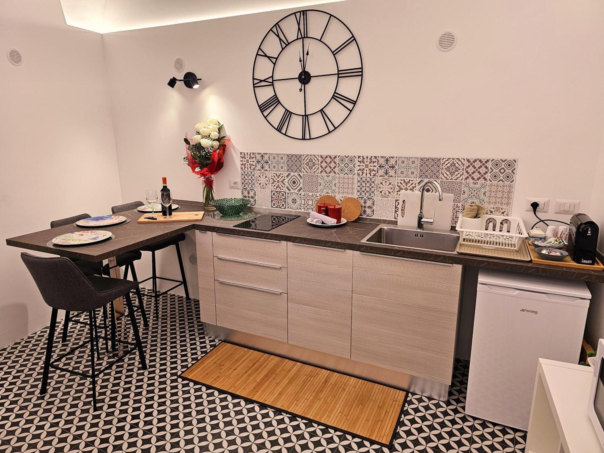 Grey House Apartments Catania Bagian luar foto