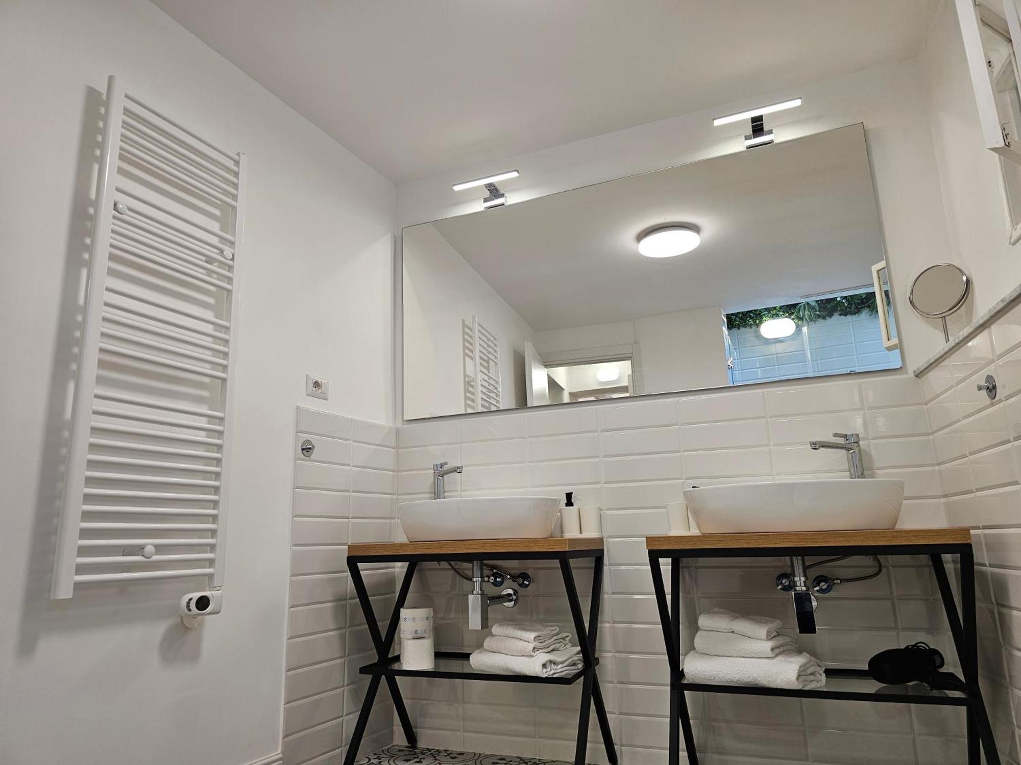Grey House Apartments Catania Bagian luar foto