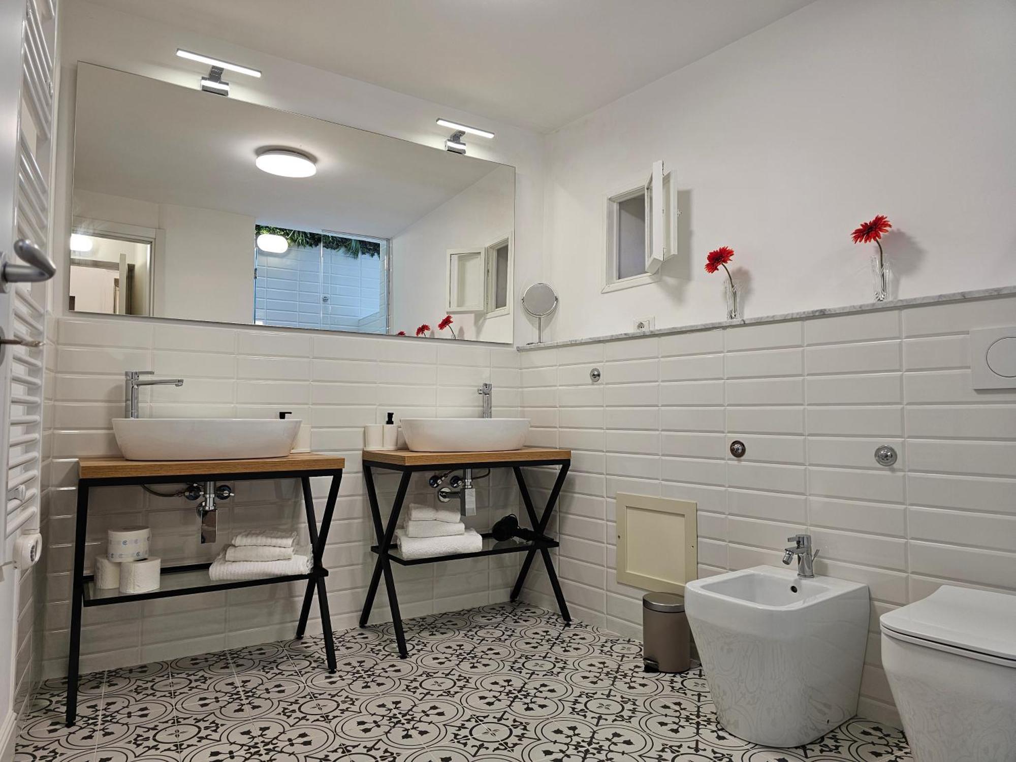 Grey House Apartments Catania Bagian luar foto